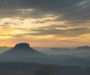 Morgens im Elbsandsteingebirge Fotograf: © Uwe Jendrejewski